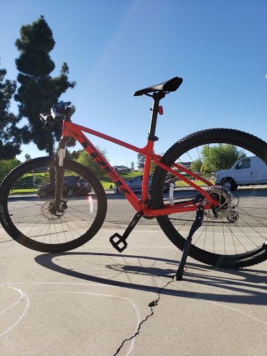 Bicycle Store «Go Green Bicycle Co.», reviews and photos, 118 E Alameda Ave, Burbank, CA 91502, USA