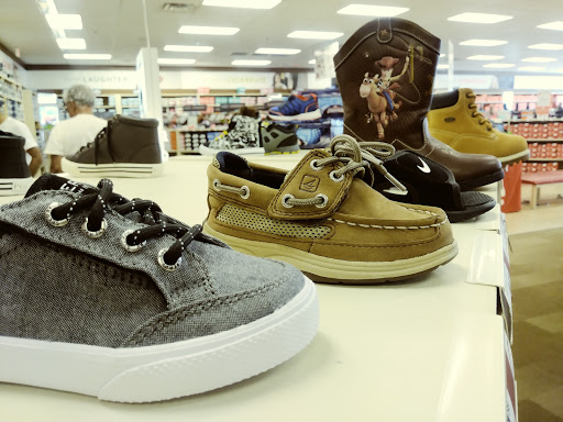 Shoe Store «Famous Footwear», reviews and photos, 10500 Ulmerton Rd, Largo, FL 33771, USA
