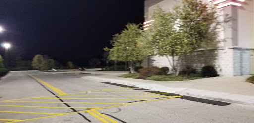 Movie Theater «Rave Motion Pictures Milford 16», reviews and photos, 500 Rivers Edge Dr, Milford, OH 45150, USA