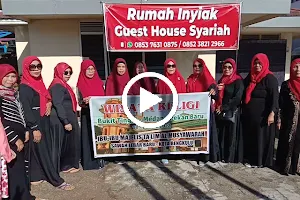 RUMAH INYIAK GUEST HOUSE SYARIAH image