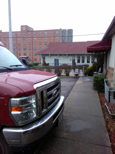 Grocery Store «Cash Saver», reviews and photos, 416 S Main St, Harlan, KY 40831, USA