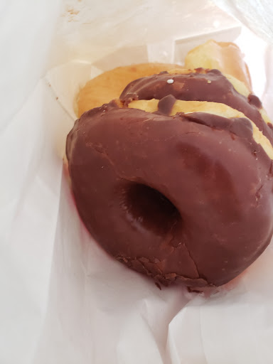 Donut Shop «Sierra Doughnut», reviews and photos, 3837 E Sierra Madre Blvd, Pasadena, CA 91107, USA