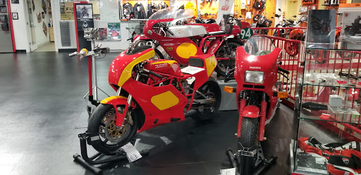 Motorcycle Dealer «Commonwealth Motorcycles», reviews and photos, 625 E Jefferson St, Louisville, KY 40202, USA