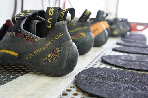 הreסוליה - תיקון נעלי טיפוס