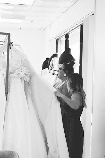 Bridal Shop «Strut Bridal Salon - Sizes 12+», reviews and photos, 226 W Southern Ave, Tempe, AZ 85282, USA