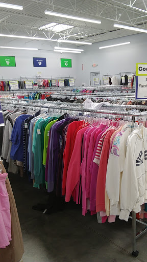 Thrift Store «Goodwill Suffolk Retail Store», reviews and photos, 2901 Godwin Blvd, Suffolk, VA 23434, USA