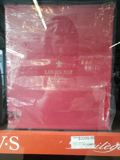 Liquor Store «Elmsford Wine & Spirits», reviews and photos, 111 E Main St, Elmsford, NY 10523, USA