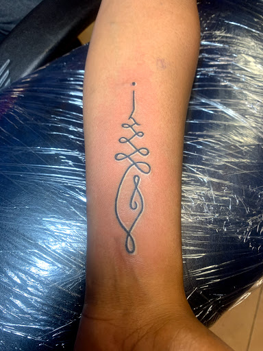 Tattoo Shop «Cross Roads Tattoo and Piercing», reviews and photos, 2070 Texas Ave, Bridge City, TX 77611, USA