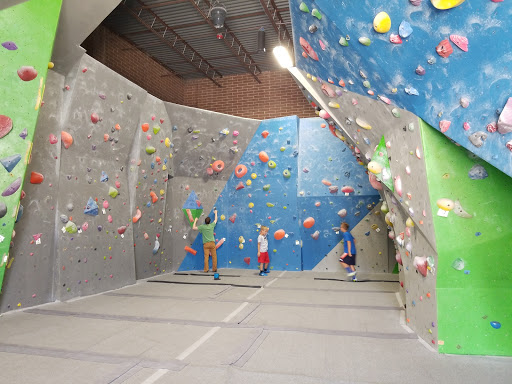 Rock Climbing Gym «Apex Climbing Gym», reviews and photos, 7200 W 106th St, Overland Park, KS 66212, USA