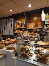Vitrine du Restaurant Plaisirs Sucrés Pâtisserie Boulangerie à Landerneau - n°17