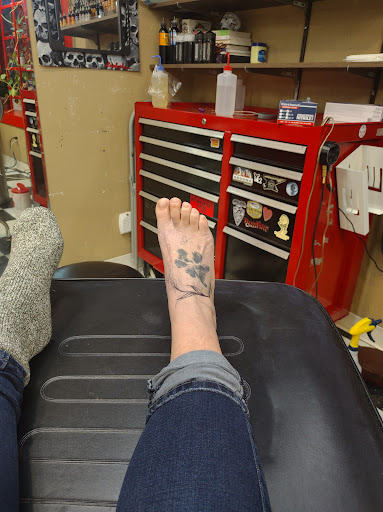 Tattoo Shop «Hot Rod Betties Tattoo», reviews and photos, 940 Edgewater St NW, Salem, OR 97304, USA