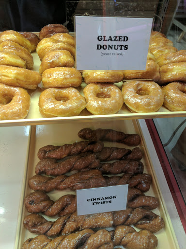 Donut Shop «Fluffy Fresh Donuts», reviews and photos, 5729 Johnson Dr, Shawnee Mission, KS 66202, USA