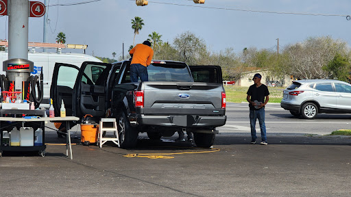 Super Clean Car Wash en Harlingen