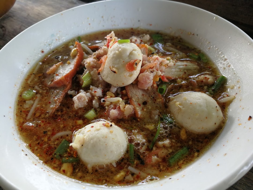 ร้านก๋วยเตี๋ยวป้าเพี้ยน