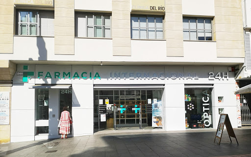 Farmacia Internacional 24 Horas - Av. Marqués del Duero, 76, 29670 San Pedro Alcántara, Málaga