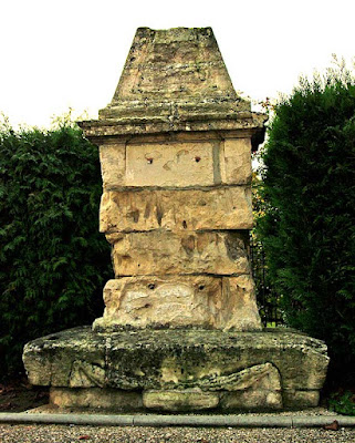 Monument du Docteur Jean Joseph Brocard à Vailly-sur-Aisne