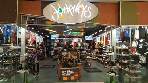 Journeys, 139 Rosedale Shopping Center #630, Roseville, MN 55113, USA, 