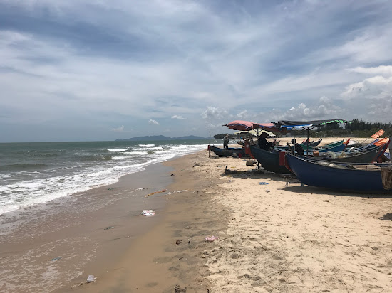 Tram Lake Beach