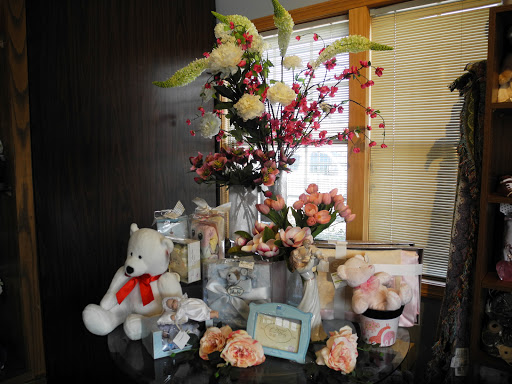 Florist «Cathy Cowgill Flowers», reviews and photos, 4315 Hills and Dales Rd NW, Canton, OH 44708, USA