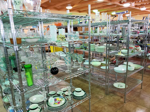 Thrift Store «Goodwill West Palm Beach/South Dixie Store & Donation Center», reviews and photos