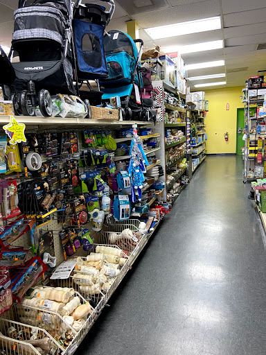 Pet Supply Store «Our Pet World», reviews and photos, 380 Semoran Commerce Pl, Apopka, FL 32703, USA