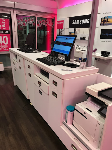 Cell Phone Store «T-Mobile», reviews and photos, 41093 Fremont Blvd #104, Fremont, CA 94538, USA