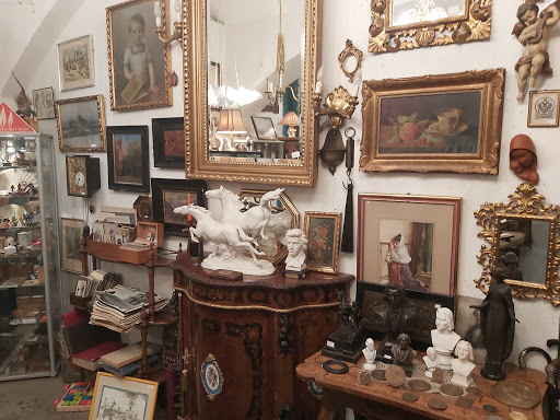 Antique shops for sale in Vienna