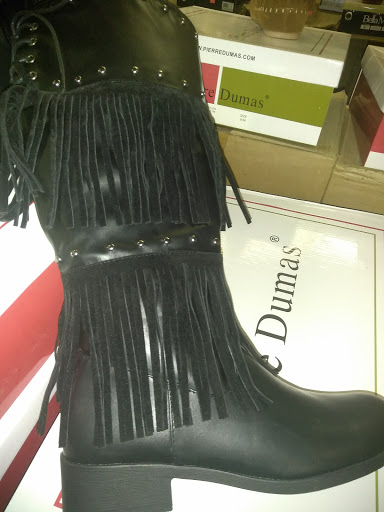 Shoe Store «9.99 Shoe Outlet», reviews and photos, 12345 Hawthorne Blvd, Hawthorne, CA 90250, USA