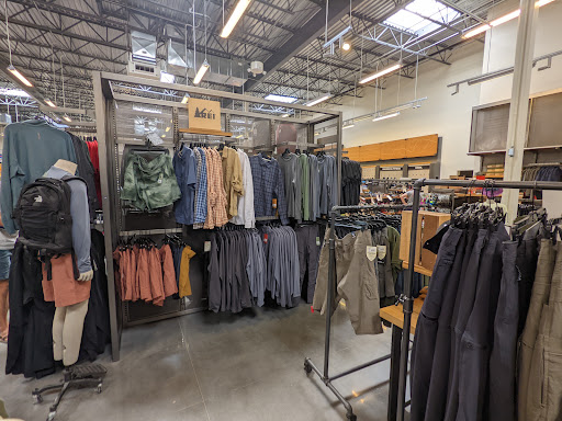 Camping Store «REI», reviews and photos, 6281 W 135th St, Overland Park, KS 66223, USA