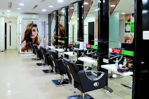 Green Trends Unisex Hair & Style Salon image