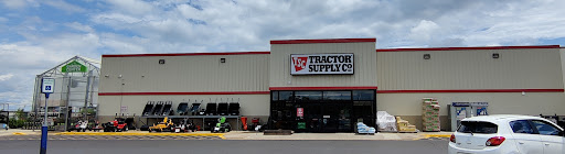 Home Improvement Store «Tractor Supply Co.», reviews and photos, 2028 N Locust Ave, Lawrenceburg, TN 38464, USA