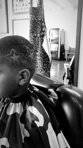 Barber Shop «Canvas Barbershop», reviews and photos, 10571 Magnolia Ave, Riverside, CA 92505, USA