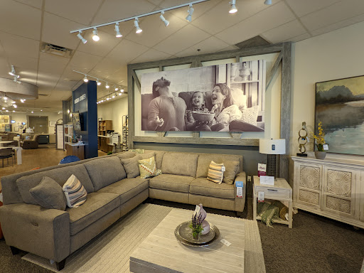 Furniture Store «La-Z-Boy Furniture Galleries», reviews and photos, 6003 Kingstowne Village Pkwy, Alexandria, VA 22315, USA