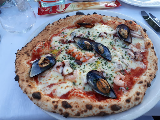 Ristorante Pizzeria Il Giardino Porto Azzurro - PIATTI TIPICI ELBANI di carne e pesce - Forno a legna - Anche senza glutine in Porto Azzurro, Provincia di Livorno