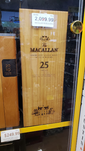 Liquor Store «Super Buy-Rite Liquors of Aberdeen», reviews and photos, 1238 NJ-34, Aberdeen Township, NJ 07747, USA