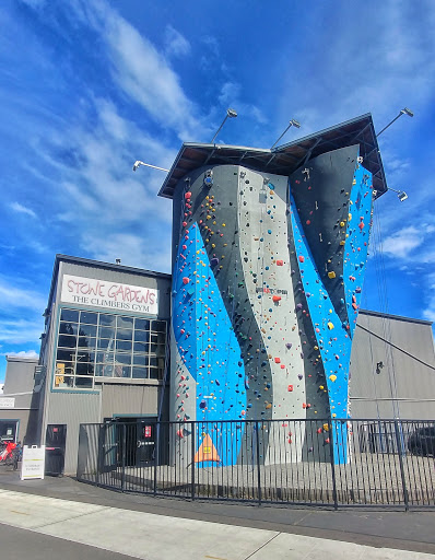 Places to learn climbing in Seattle