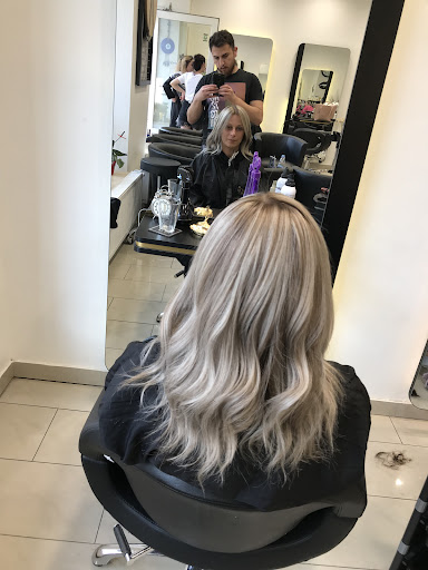 Silla Salon Barbershop In Vienna
