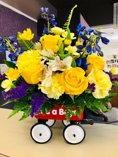 Florist «Blossom Flower Shop», reviews and photos, 906 N Frazier St, Conroe, TX 77301, USA