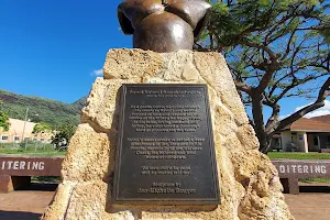 Israel Kamakawiwo'ole memorial Statue image