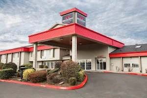 Bridgeway Inn & Suites Portland Airport image