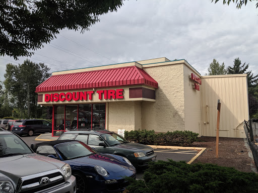 Tire Shop «Discount Tire Store - Kirkland, WA», reviews and photos, 12410 NE 124th St, Kirkland, WA 98034, USA
