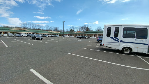 Shopping Mall «Gateway Shopping Center», reviews and photos, 14 Danbury Rd, Wilton, CT 06897, USA