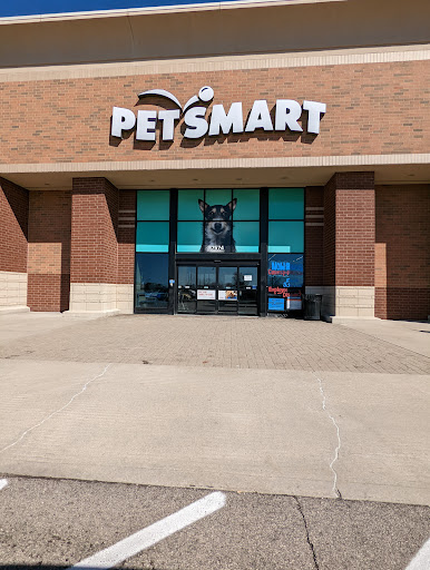 Pet Supply Store «PetSmart», reviews and photos, 7574 Voice of America Centre Dr, West Chester Township, OH 45069, USA