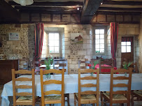 Atmosphère du Restaurant La Ferme Du Bourg à La Croisille - n°6