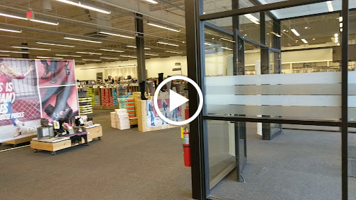Shoe Store «DSW Designer Shoe Warehouse», reviews and photos, 6971 Grand Ave, Gurnee, IL 60031, USA