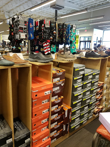 Shoe Store «DSW Designer Shoe Warehouse», reviews and photos, 1595 CT-71, Farmington, CT 06032, USA