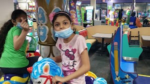 Chuck E. Cheese - photo 78