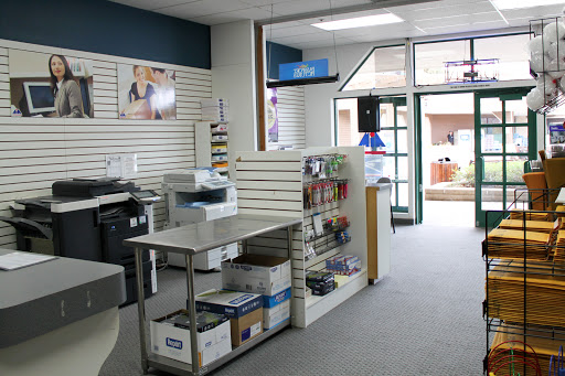 Shipping Company «AIM Mail Center», reviews and photos, 15559 Union Ave, Los Gatos, CA 95032, USA