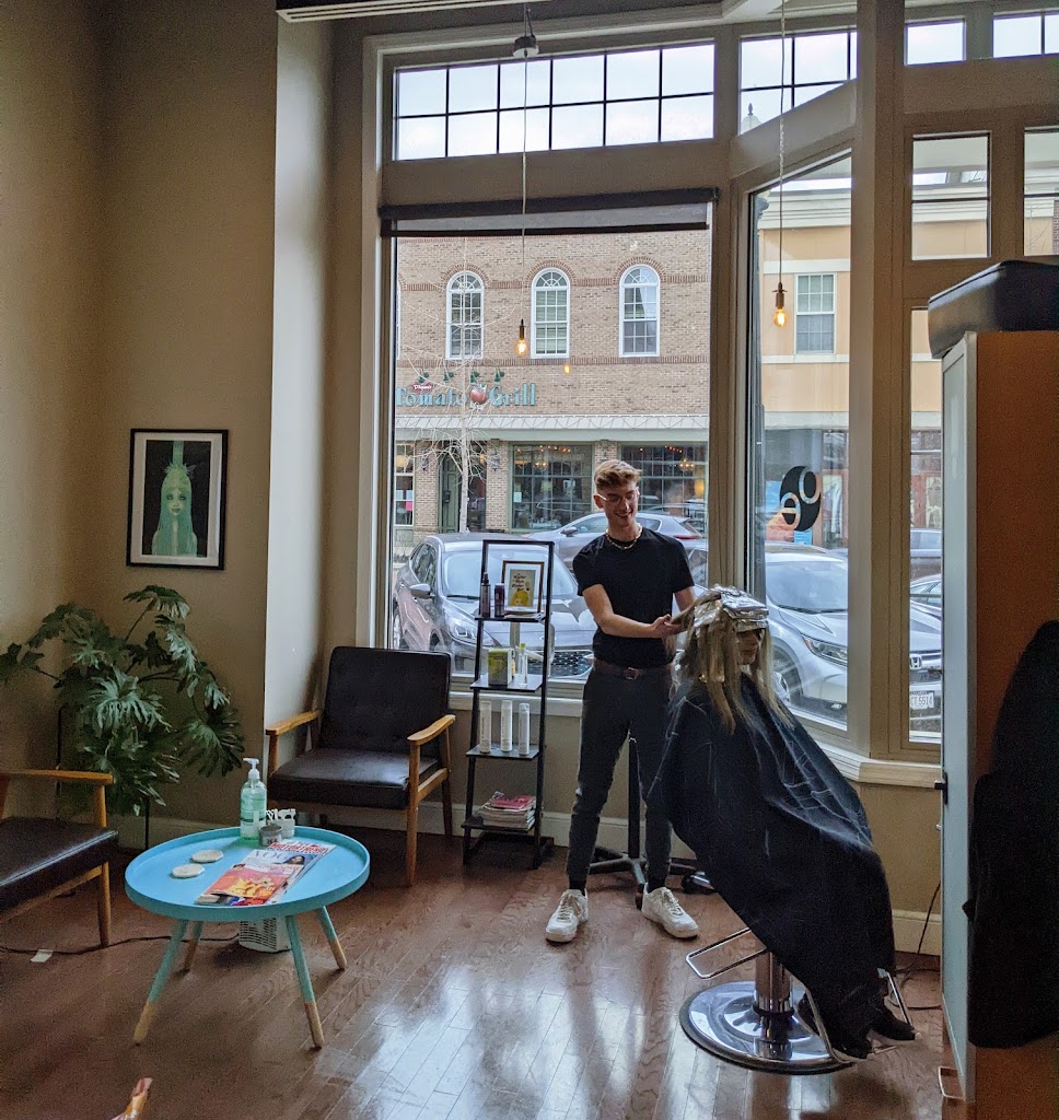 Sam's Hair Studio 44236