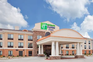 Holiday Inn Express & Suites Saint Robert - Leonard Wood, an IHG Hotel image